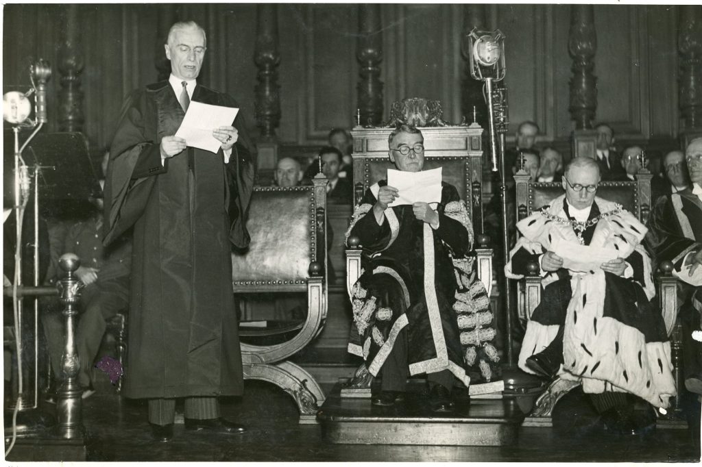 W niesprzyjających warunkach 2