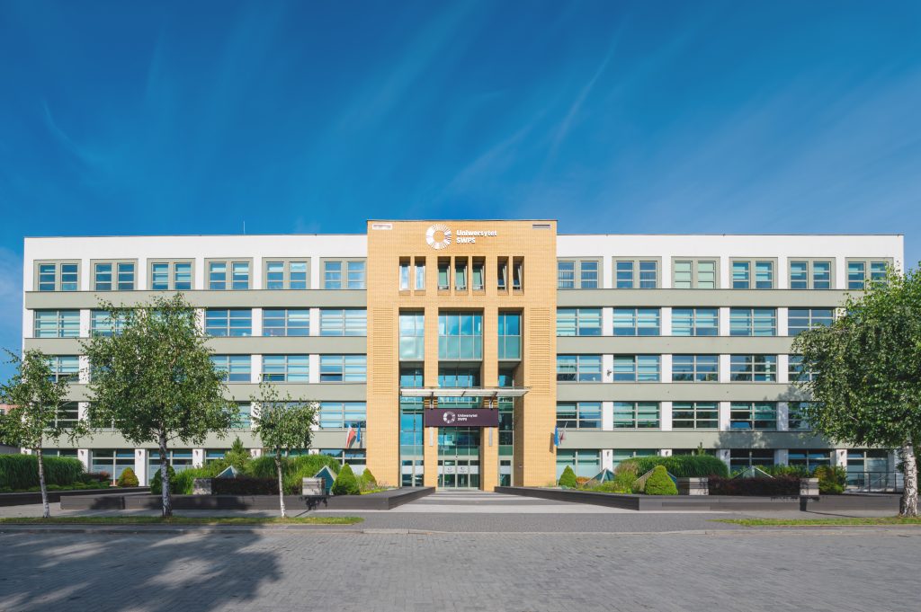 Pierwszy niepubliczny uniwersytet 1