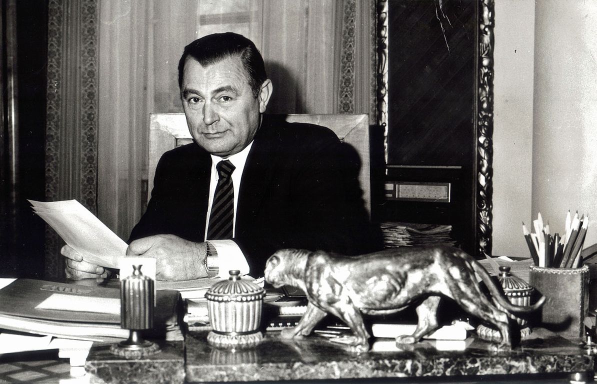 Minister, Warszawa i szpieg 2