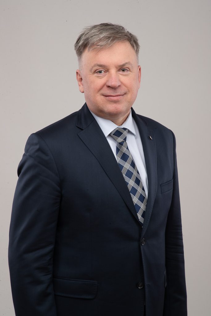 Co wynika z porażki obecnego systemu ewaluacji?  1