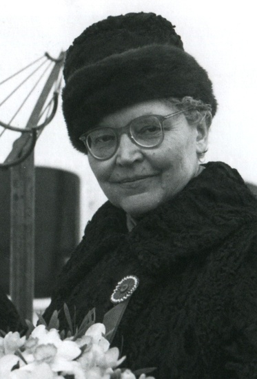 Niebo gwiaździste nad nią... 1