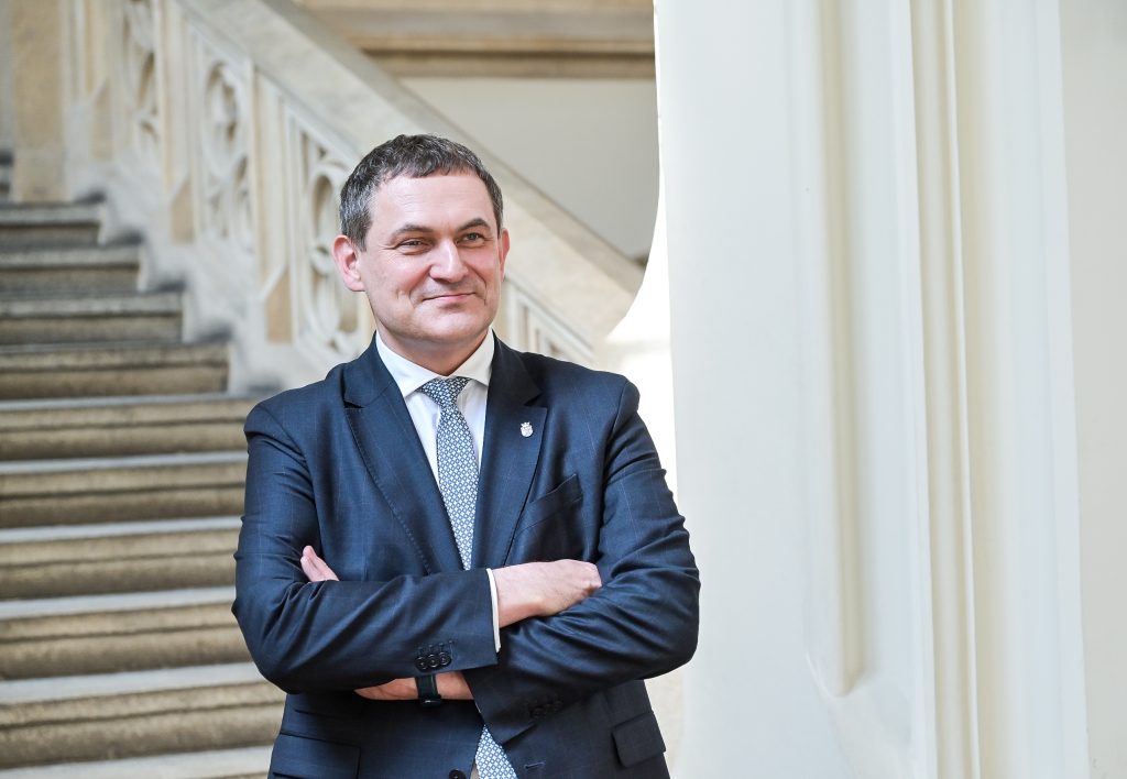 Generuje wartość dodaną 1