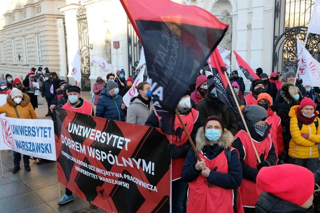 Działamy bezpośrednio i zdecydowanie 1 Działamy bezpośrednio i zdecydowanie 1