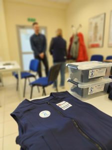 Aktywna kamizelka wspierająca osoby z zaburzeniami równowagi 1